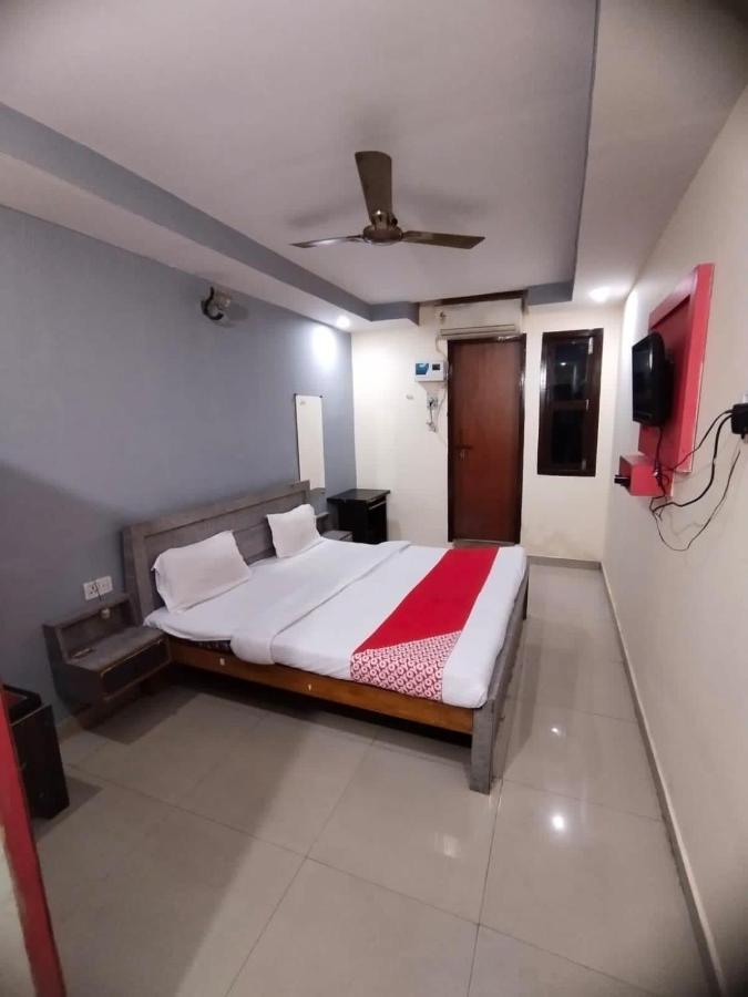 Oyo Hotel New Metro Near Phoenix United لاكناو المظهر الخارجي الصورة